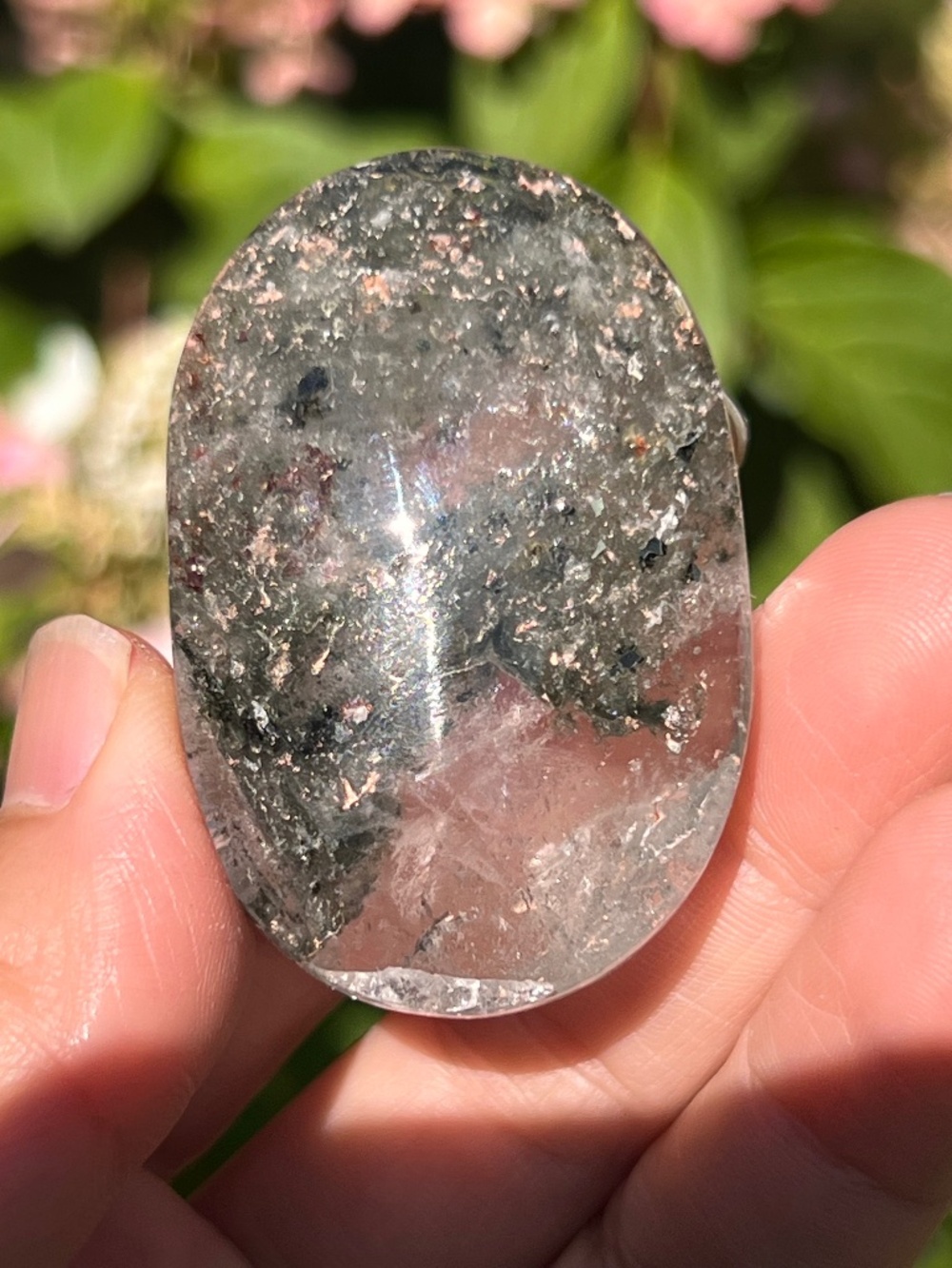 Garden (1) quartz Palmstone  | Crystal